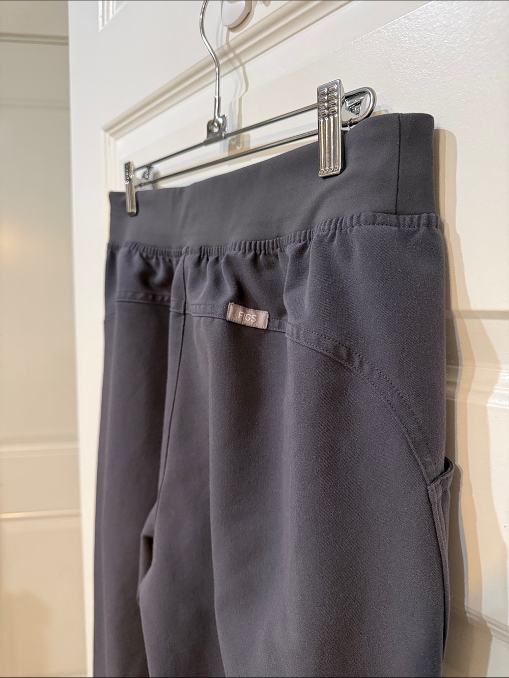 Figs Kade Cargo Scrub Pants - Picture 6 of 8